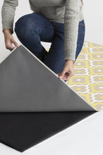 Load image into Gallery viewer, Chloe Trellis Yellow Rug