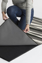 Load image into Gallery viewer, Meridian Smoke Rug
