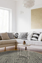 Load image into Gallery viewer, Crackle Black &amp; White Rug
