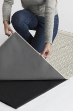 Load image into Gallery viewer, Herdanza Black &amp; White Rug
