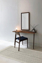 Load image into Gallery viewer, Herdanza Black &amp; White Rug
