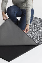 Load image into Gallery viewer, Posy Black &amp; White Rug
